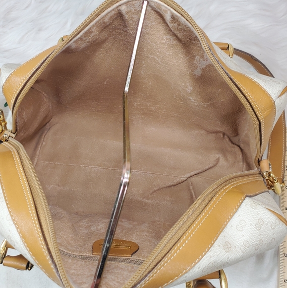 ❌❌SOLD❌❌ Authentic Vintage Gucci Bag - Picture 6 of 8